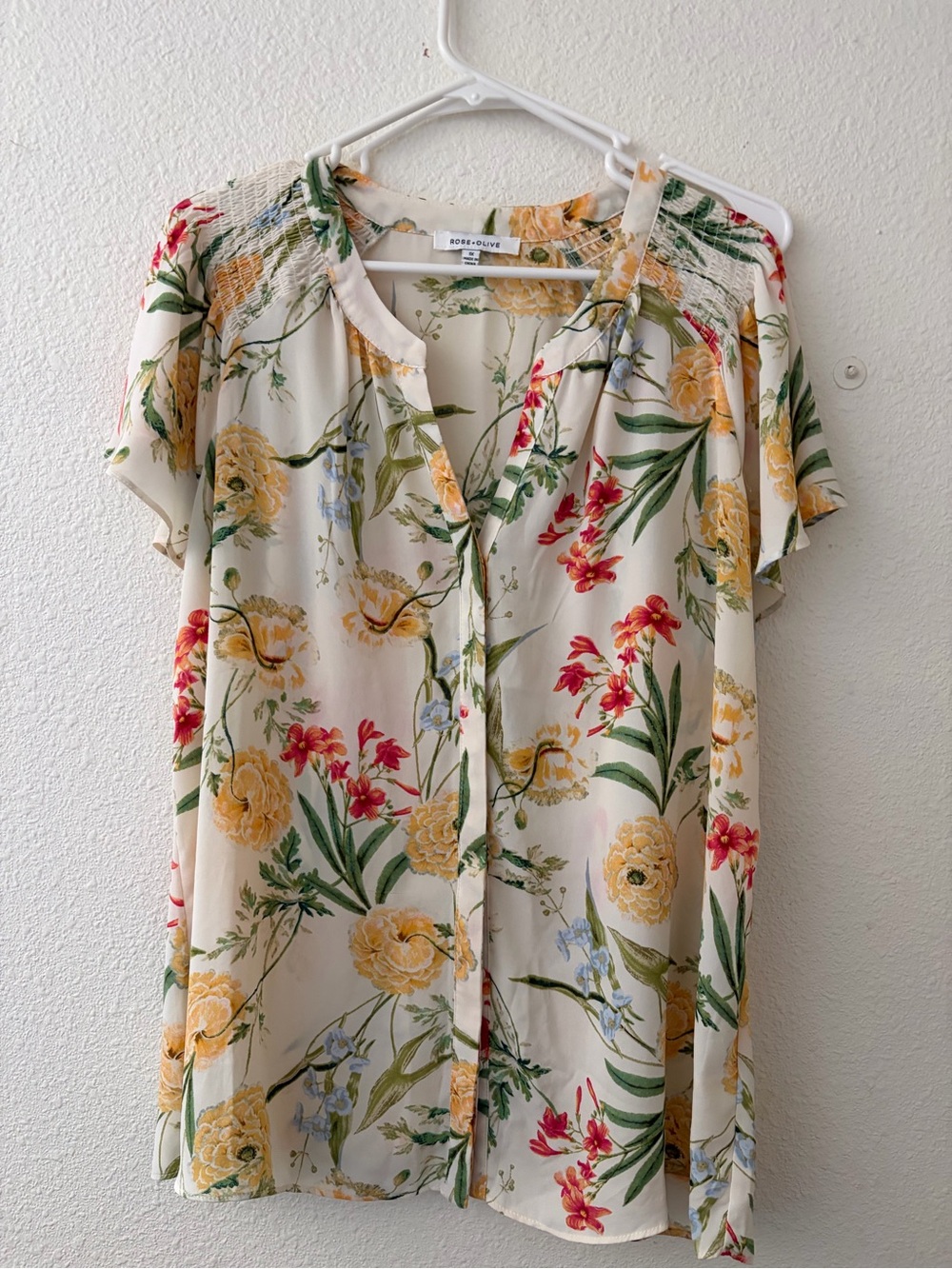 Rose+Olive Plus Size 1X Floral V-Neck Blouse with Flutter Sleeves